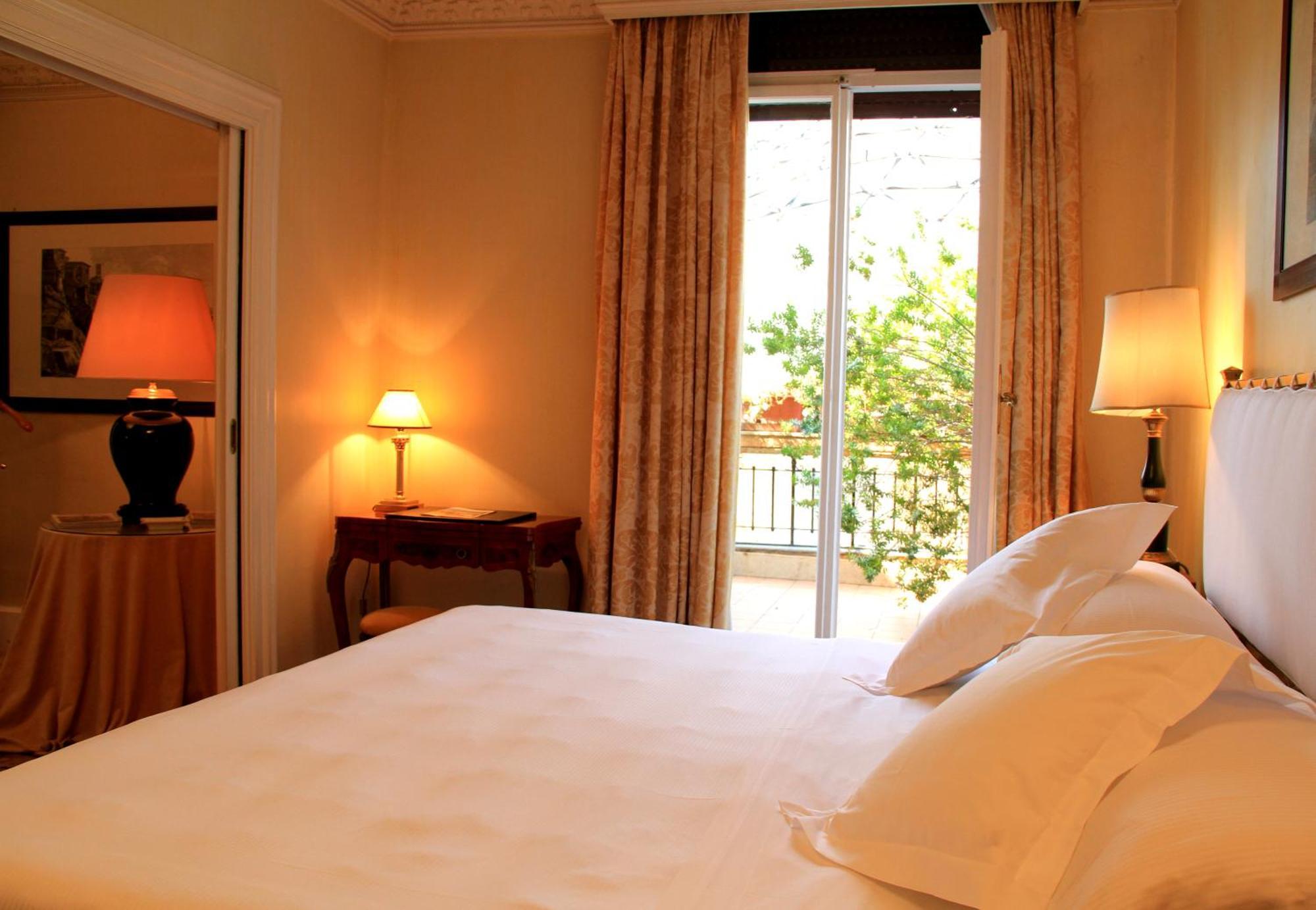 Grand Hotel Plaza Róma Kültér fotó