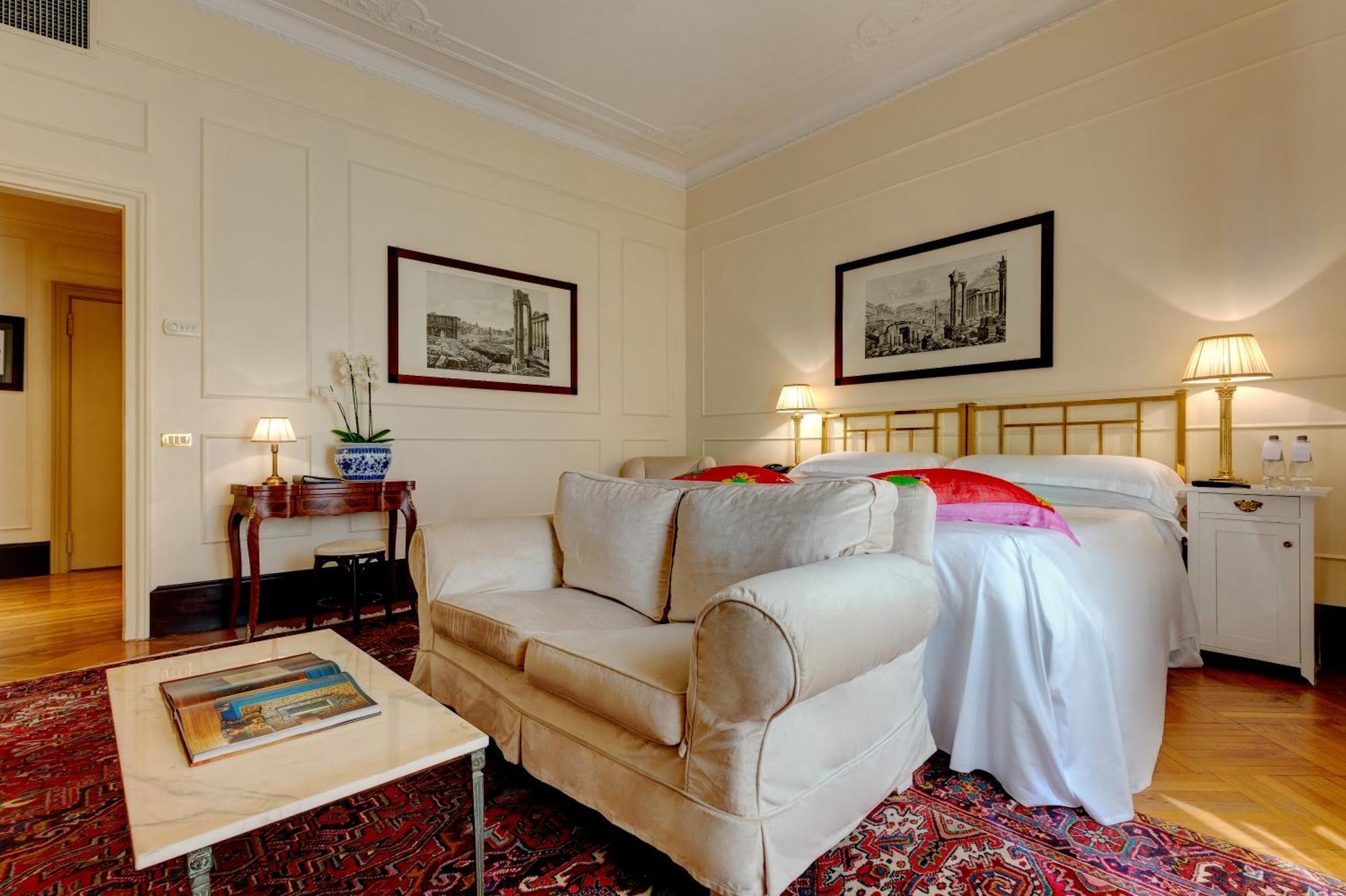 Grand Hotel Plaza Róma Kültér fotó