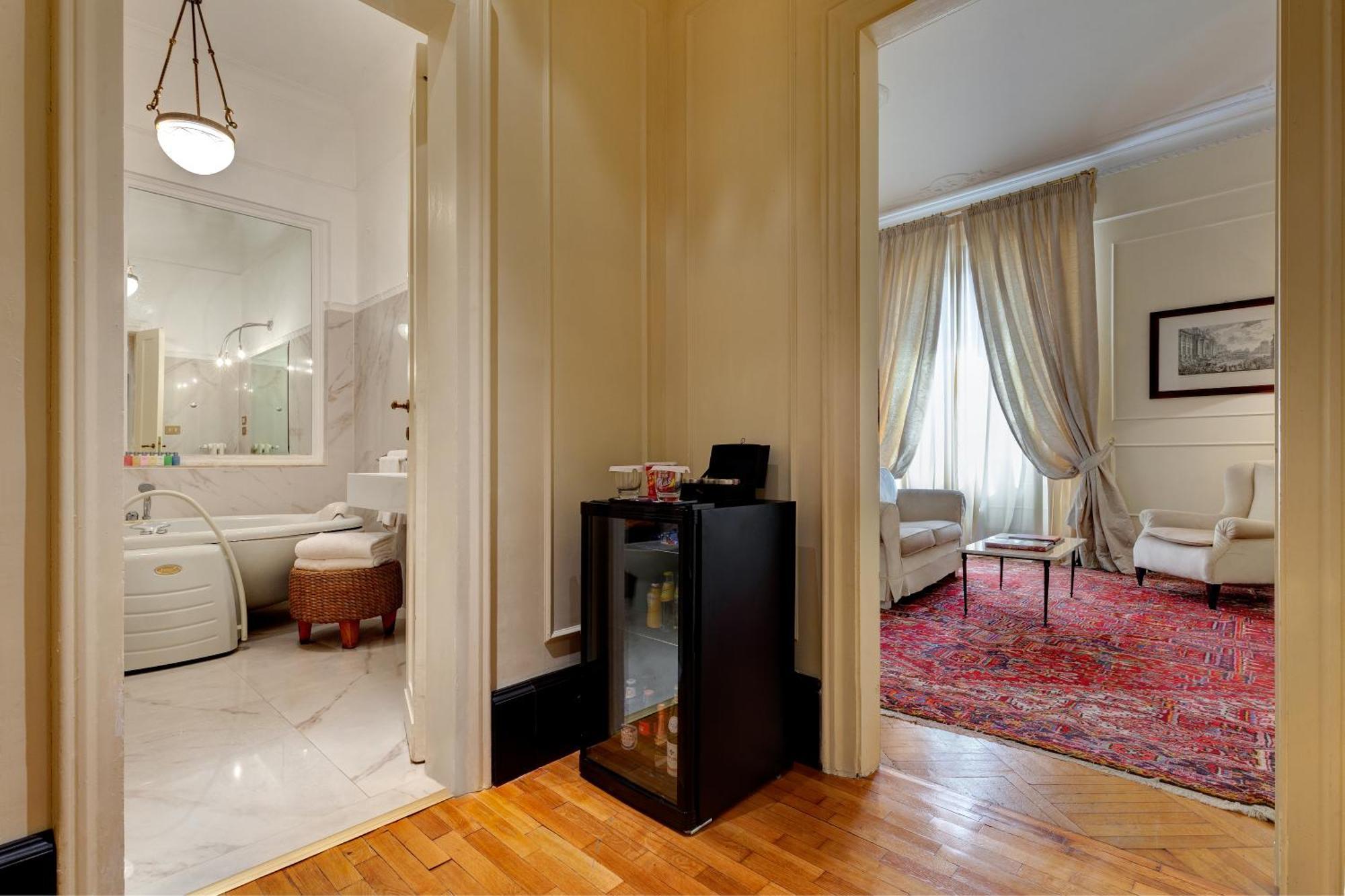 Grand Hotel Plaza Róma Kültér fotó