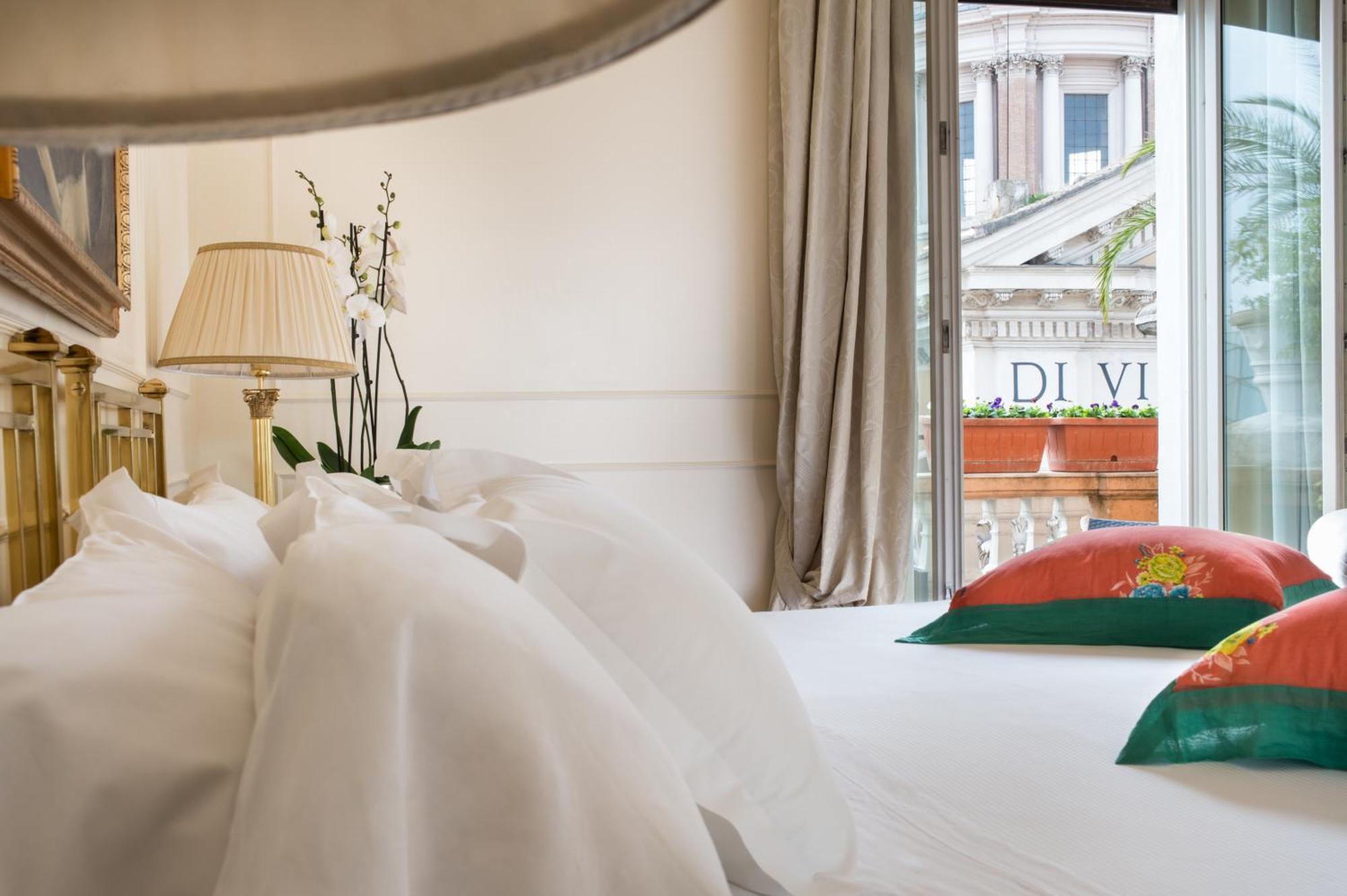 Grand Hotel Plaza Róma Kültér fotó