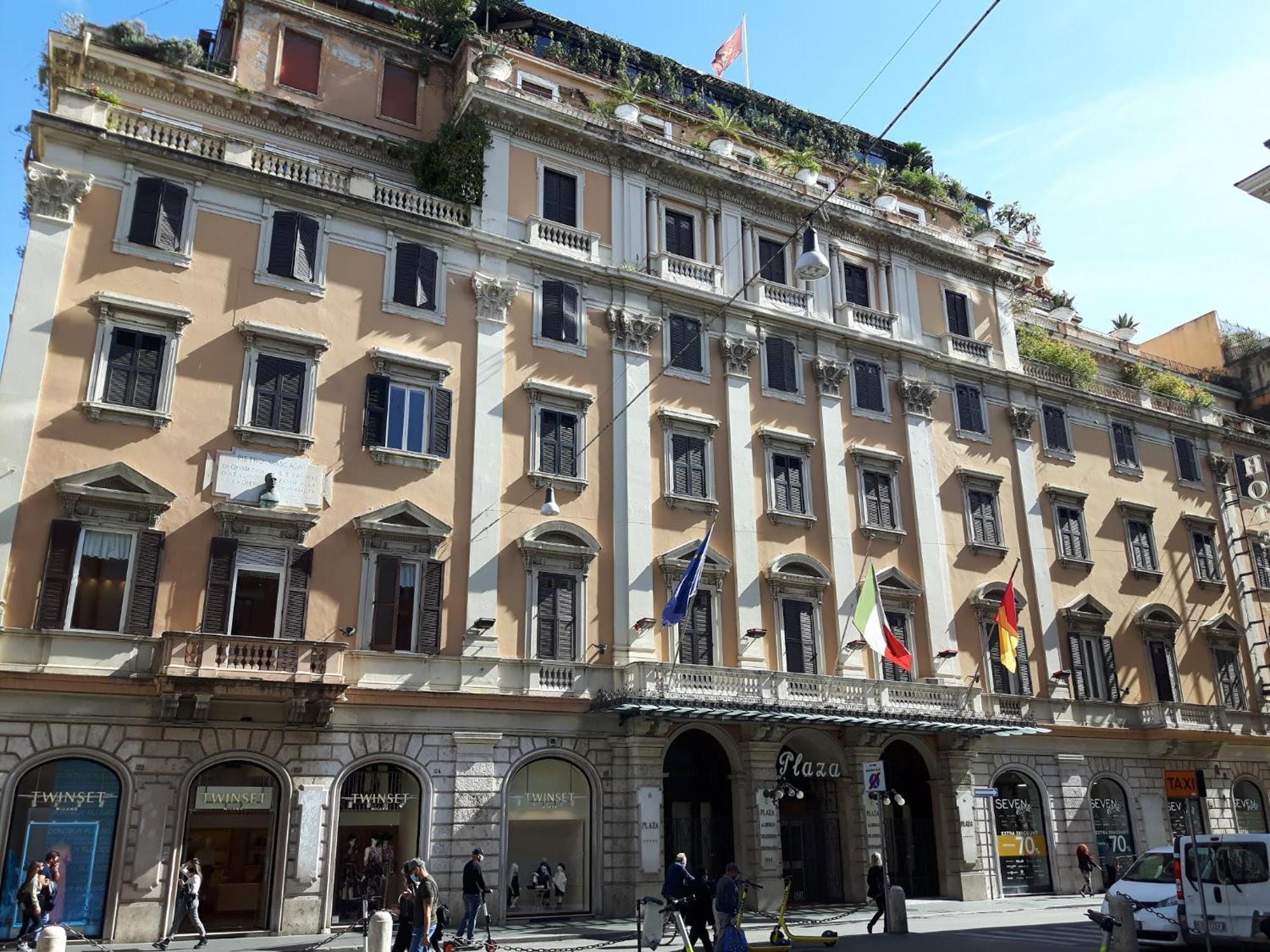 Grand Hotel Plaza Róma Kültér fotó