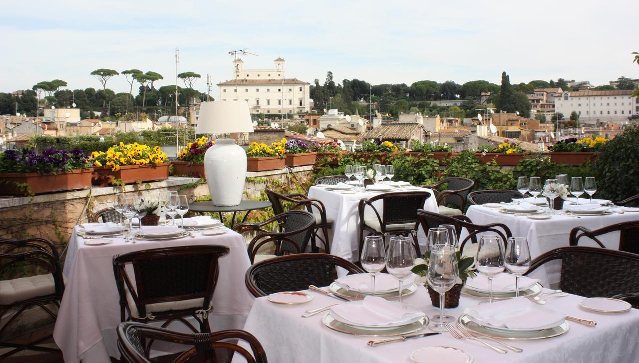 Grand Hotel Plaza Róma Kültér fotó