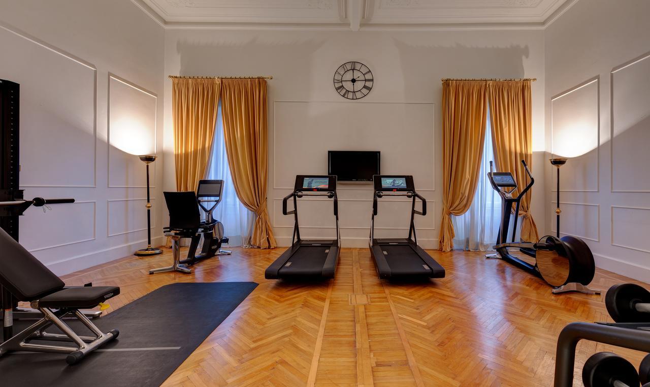 Grand Hotel Plaza Róma Kültér fotó