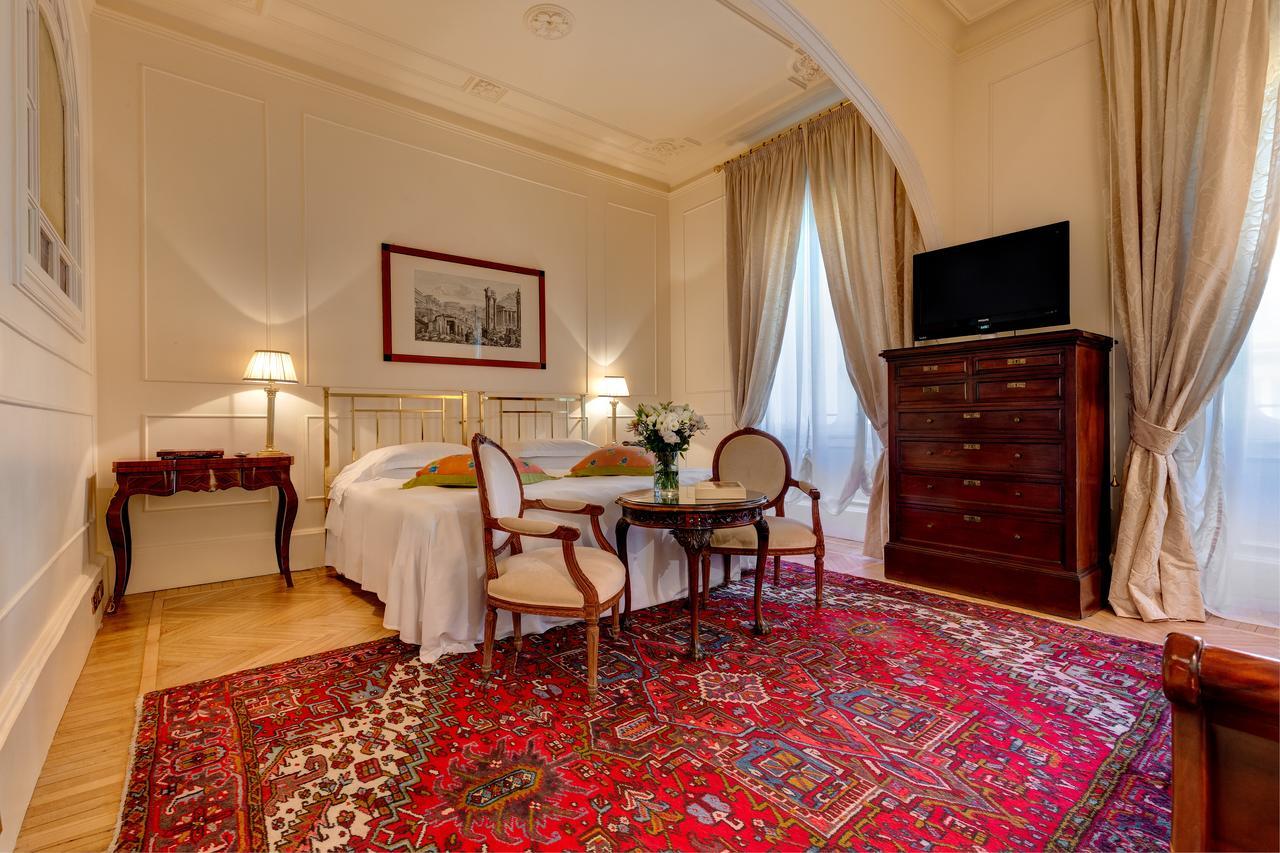 Grand Hotel Plaza Róma Kültér fotó