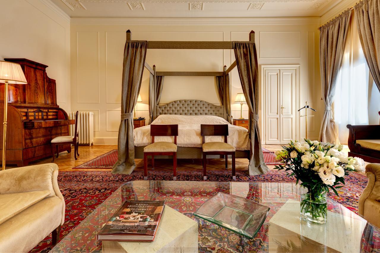 Grand Hotel Plaza Róma Kültér fotó