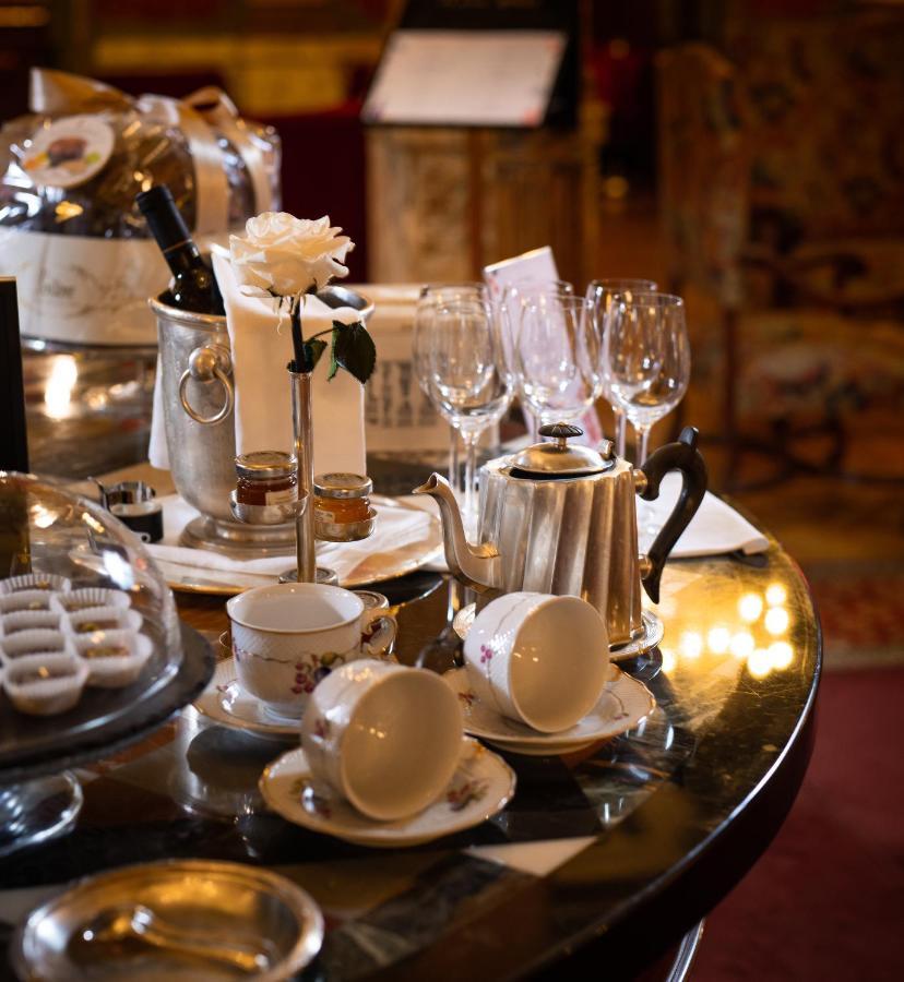 Grand Hotel Plaza Róma Kültér fotó